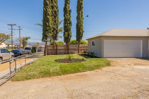 643 Mckinley St, Rialto CA  92376-6057 exterior
