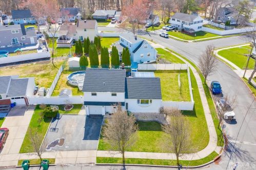 105 Madison Ave, Old Bridge NJ  08857-1339 exterior