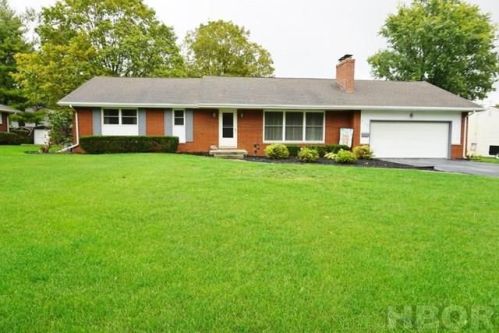 715 Winterberry Dr, Findlay, OH 45840-6837