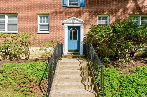 74 Underhill Ave, White Plains, NY 10604-2448