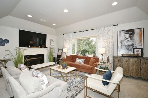 1005 Lakemont Dr, Bridgeville PA  15017-1262 exterior