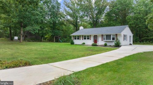 222 Salford Station Rd, Perkiomenville, PA 18074-9740