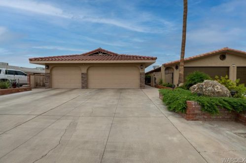 537 Riverfront Dr, Bullhead City, AZ 86442-6201