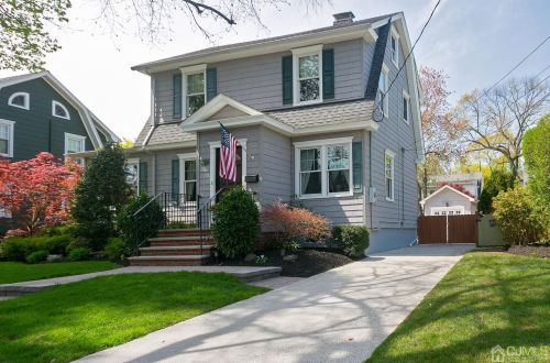 23 Bounty St, Metuchen, NJ 08840-2501