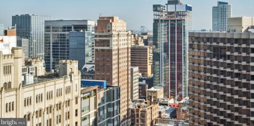 1420 Locust St, Philadelphia PA 19102-4201 exterior