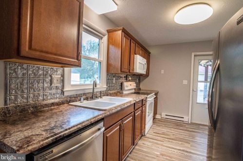 3 Old Barn Rd, Richmond National Battlefiel VA  22835-9008 exterior