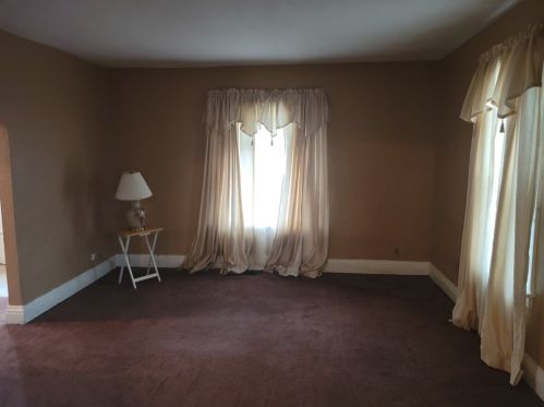 1027 Webster St, Hermitage, PA 16121-1229