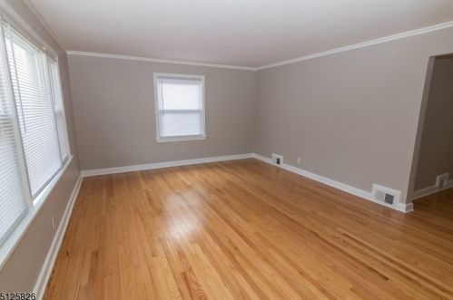 6 Washington Ave, Springfield NJ  07081-1917 exterior