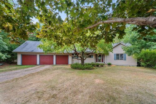 495 267th St, East Farmington, WI 54020-4051