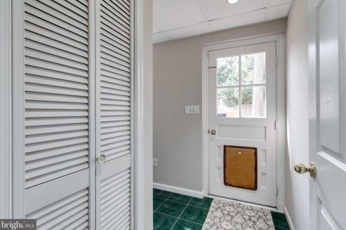 6614 Huntsman Blvd, Springfield VA 22152-2621 exterior