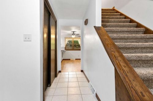 318 Indian Springs Dr, Green Bay, WI 54302-4305