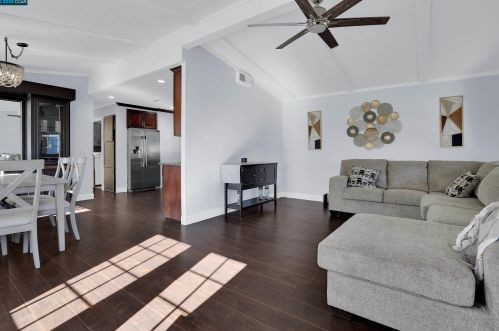 616 Bounty Dr, West Pittsburg CA  94565-2962 exterior