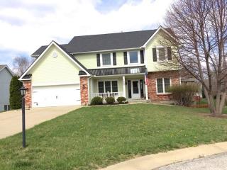 1040 Oxford Ct, Leavenworth KS  66048-5573 exterior