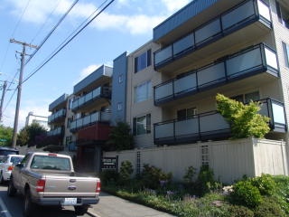1246 Taylor Ave, Seattle, WA 98109-3338