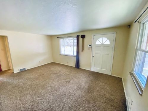 1061 Connor Rd, Pittsburgh, PA 15234-1064