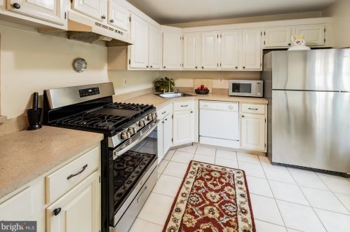 12 Pagoda Ct, Lawrence Township NJ  08648-4829 exterior