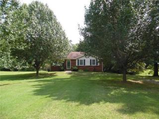 1535 Tom Moore Rd, Clarksville, TN 37043-7944