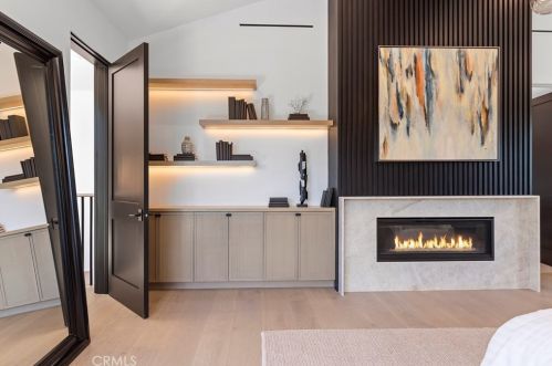 4955 Haskell Ave, Van Nuys CA  91436-1674 exterior