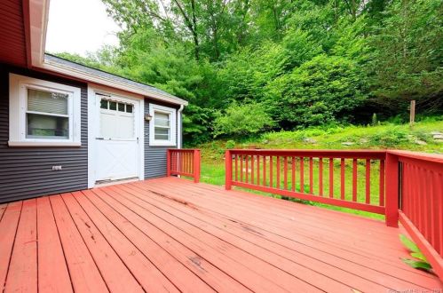 46 Sabin St, Putnam CT  06260-1842 exterior