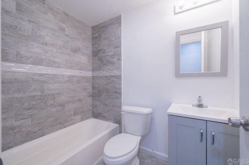 69 13 St, Newark NJ 07107-1108 exterior