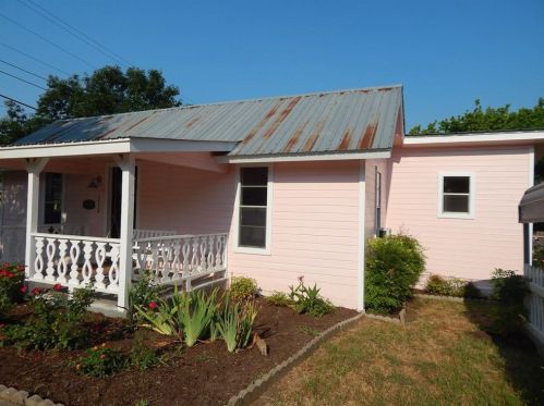 312 College St, Georgetown TX  78626-5105 exterior