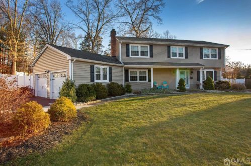 9 Hillwood Rd, East Brunswick, NJ 08816-4621