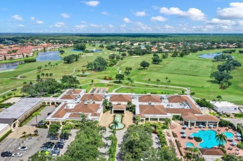 77 Silver Oaks Cir, Naples, FL 34119-4662