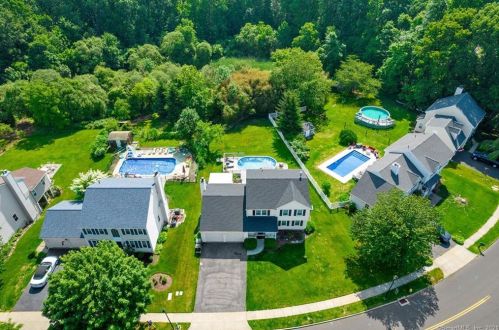 80 Settlers Ridge Rd, Milford CT  06460-3772 exterior