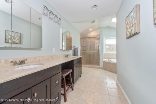 15 Hawthorne Ave, Holmdel Village NJ 07733-1035 exterior