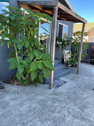 3423 Humphrey Ave, Richmond CA  94804-1121 exterior