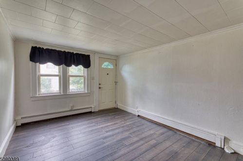 83 Whitaker Ave, West Paterson, NJ 07424-3080