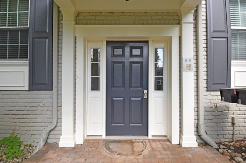 3673 Beecham Ln, Cincinnati, OH 45208-1833