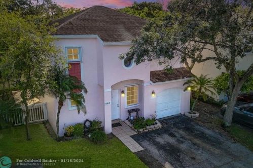 11910 12 St, Hollywood FL 33026-3874 exterior