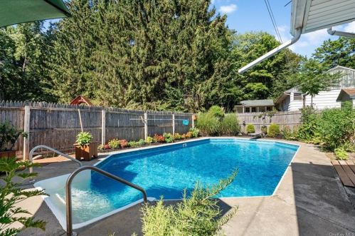 1 Pinecrest, Warwick, NY 10990-1000