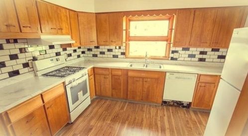 300 Harvard St, Grove City, PA 16127-1802