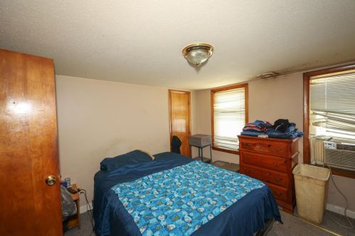 39 Vine St, Nashua NH 03060-3832 exterior