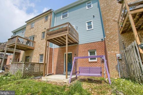 56 Ashford Dr, West Enola PA  17025-2320 exterior