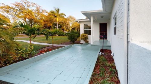 7116 Date Palm Ave, Saint Petersburg FL  33707-2013 exterior
