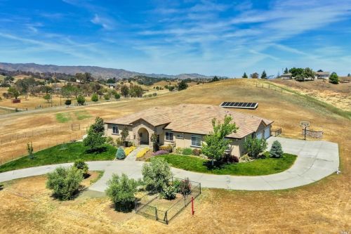 3959 Skyhawk Ln, Vacaville CA  95688-9516 exterior