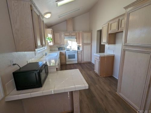 5438 Don Luis Dr, Carlsbad CA  92010-3927 exterior