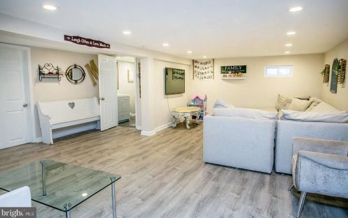 808 Maple Ave, Limerick PA  19468-2987 exterior