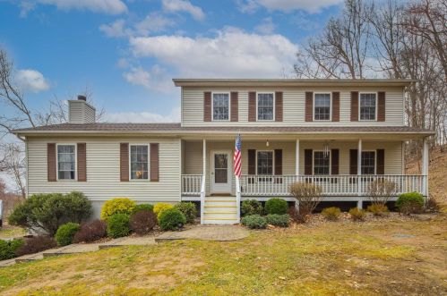 10 Valley Rd, New Hamburg, NY 12590-2106