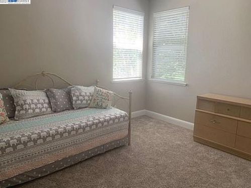 6521 Young Oak Ct, Citrus Heights CA  95662-6007 exterior