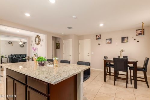 3821 79th Dr, Phoenix AZ  85033-3501 exterior