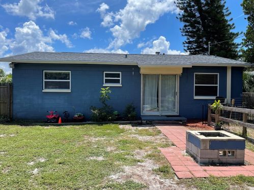 669 51st Ave, Saint Petersburg, FL 33705-4945