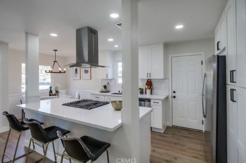 3707 Balboa Dr, Oceanside CA  92056-3947 exterior