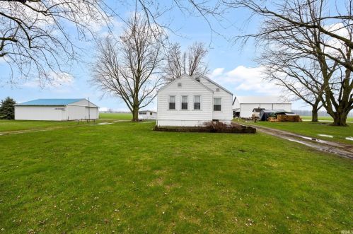 63655 Dogwood Rd, Mishawaka, IN 46544-9757