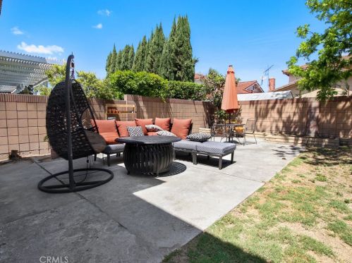 6907 Leilani Ln, Cypress CA  90630-5719 exterior