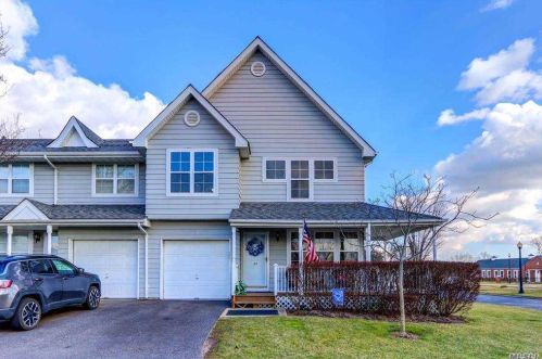 63 Maple Wing Blvd, Central Islip, NY 11722-4612
