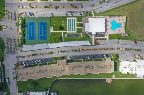 192 Boca Ciega Pt Blvd, Saint Petersburg FL  33708-2738 exterior